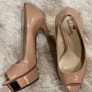 Luichiny Free To Be Nude Gold Plated Peep Toe Platform Pumps